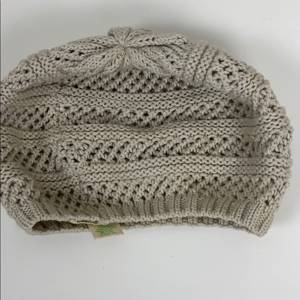 Staring at Stars knitted beige beanie poof
